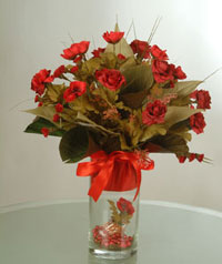 yapay güllerden vazo  9 gül  Erzincan çiçek , çiçekçi , çiçekçilik 