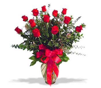 çiçek siparisi 11 adet kirmizi gül cam vazo  Erzincan çiçek gönderme 