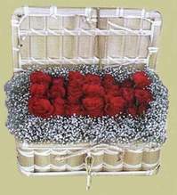  Erzincan çiçek satışı  Sandikta 11 adet güller - sevdiklerinize en ideal seçim