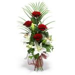 Erzincan 14 şubat sevgililer günü çiçek  4 adet kirmizi gül 1 dal kazablanka çiçegi