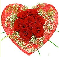 Mika kalp içerisinde 7 adet kırmızı gül  Erzincan yurtiçi ve yurtdışı çiçek siparişi 