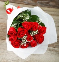 9 kırmızı gülden buket çiçeği  Erzincan hediye sevgilime hediye çiçek 